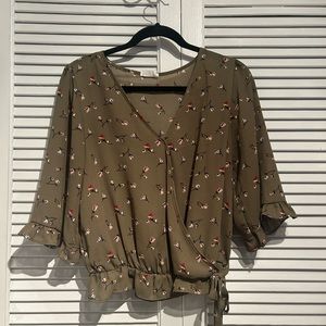 Sienna Sky Green blouse with floral print. Size M